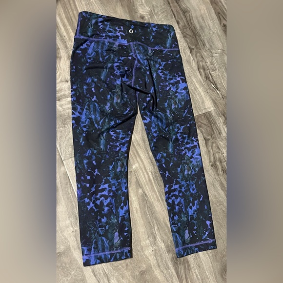 lululemon athletica Pants - Rare Lululemon Leggings Crop